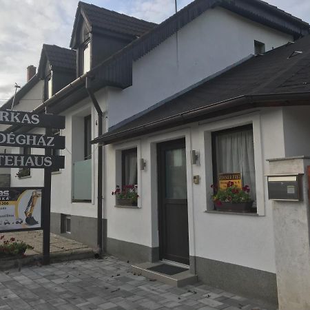 Farkas Vendeghaz Hotel Шопрон Екстериор снимка
