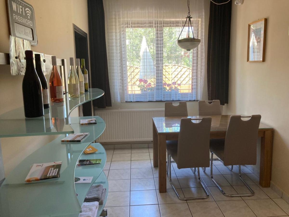 Farkas Vendeghaz Hotel Шопрон Екстериор снимка