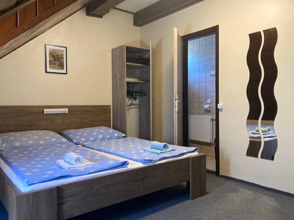 Farkas Vendeghaz Hotel Шопрон Екстериор снимка