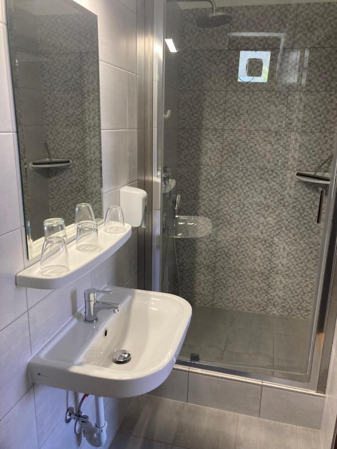 Farkas Vendeghaz Hotel Шопрон Екстериор снимка