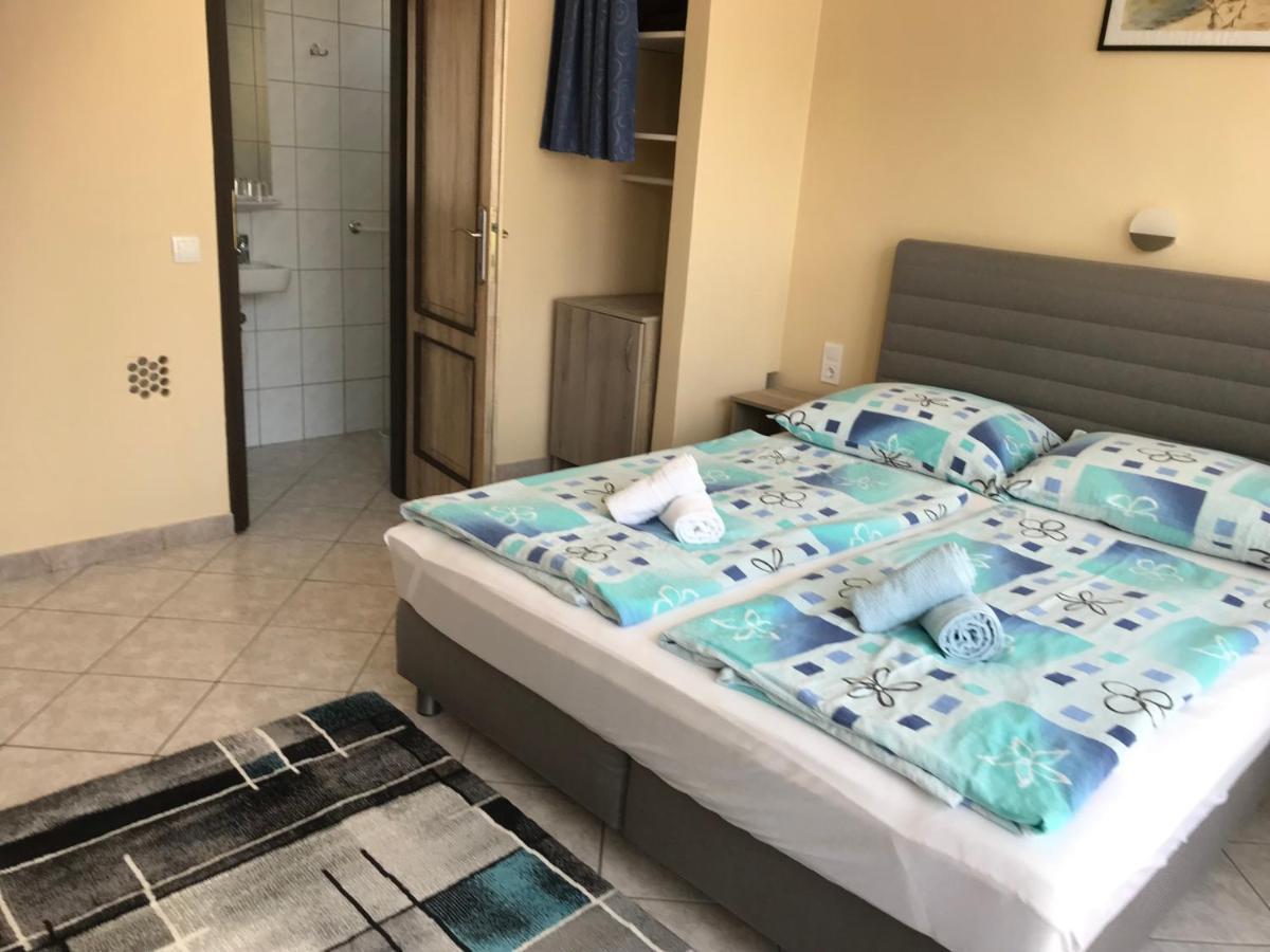 Farkas Vendeghaz Hotel Шопрон Екстериор снимка
