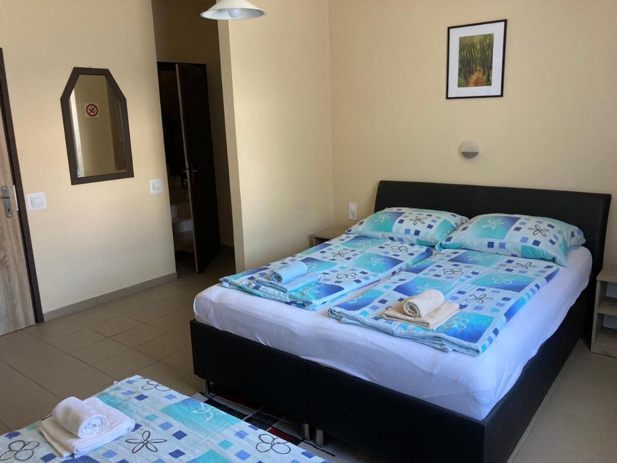 Farkas Vendeghaz Hotel Шопрон Екстериор снимка