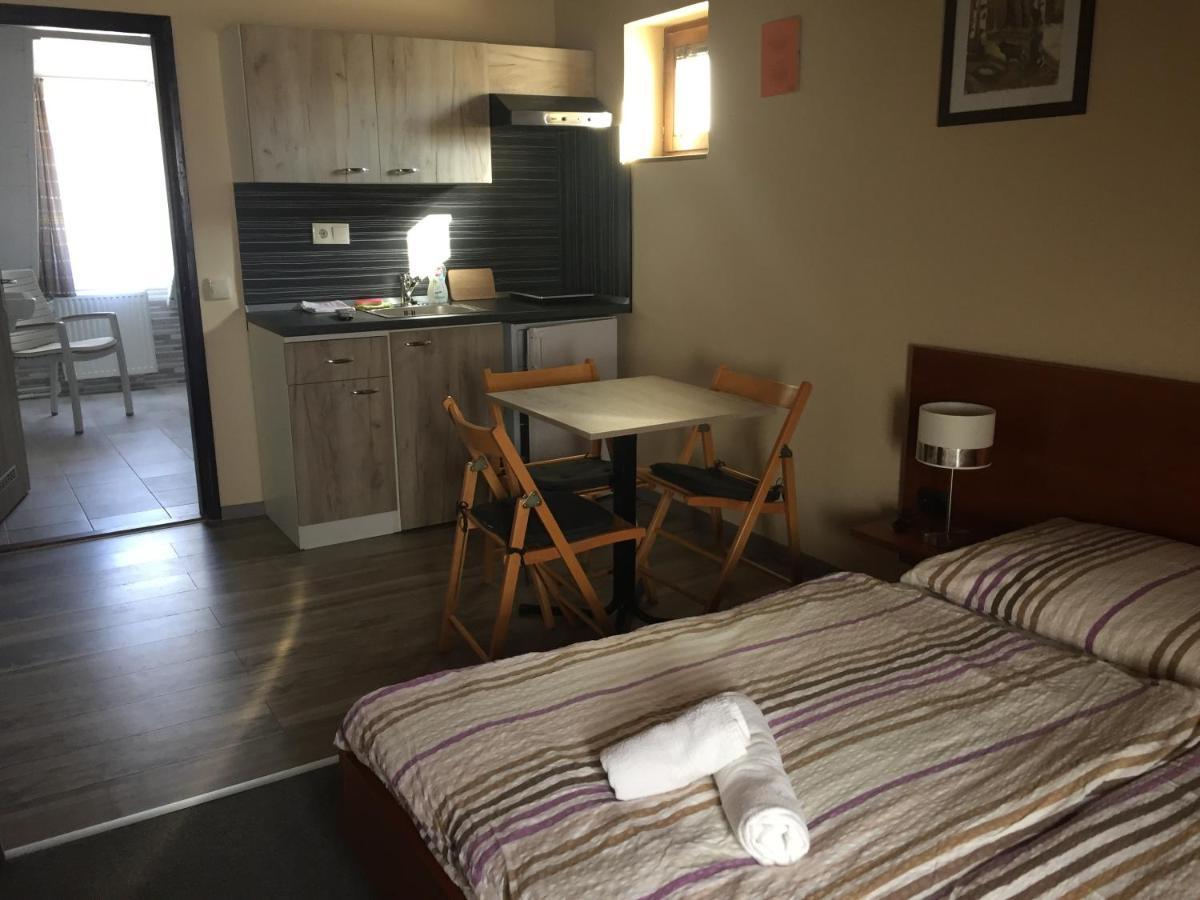 Farkas Vendeghaz Hotel Шопрон Екстериор снимка
